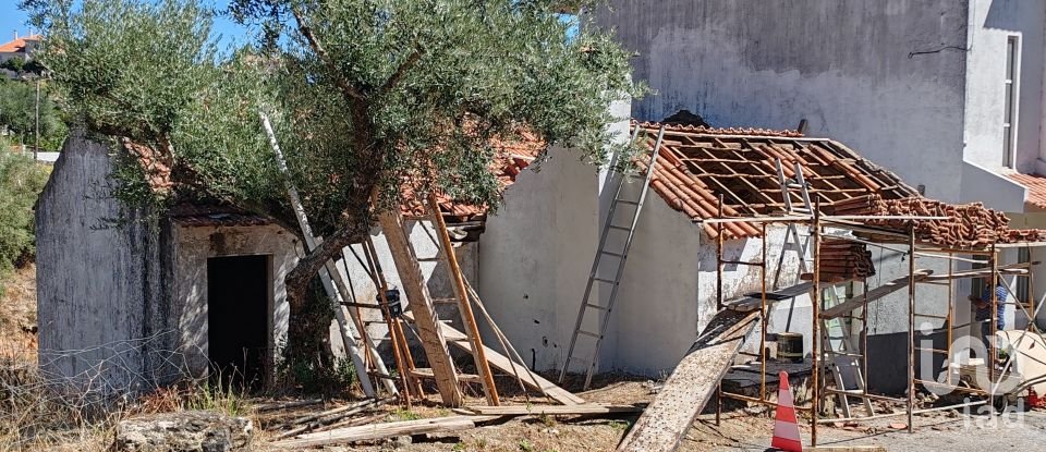 Casa de aldeia T2 em Proença-a-Nova e Peral de 131 m²