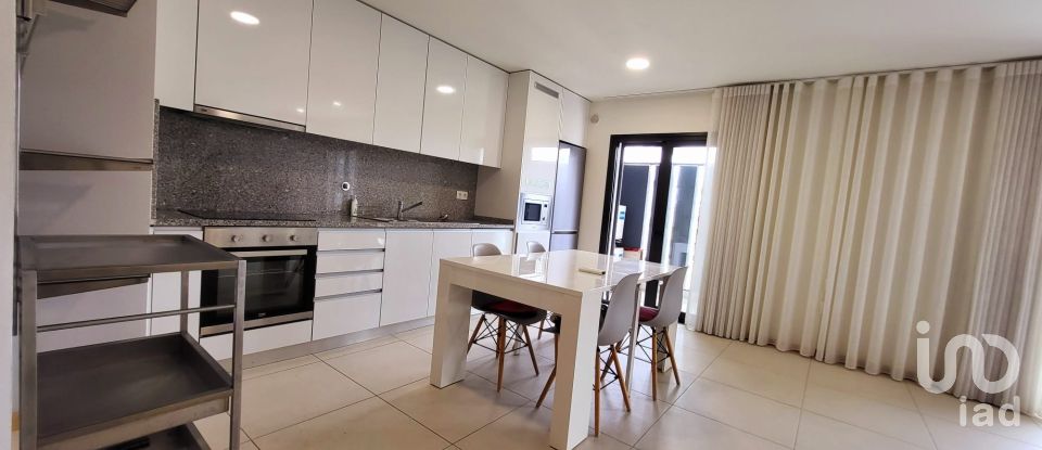 Apartment T1 in Faro (Sé e São Pedro) of 109 m²