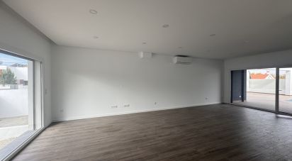 Casa T4 em Corroios de 142 m²