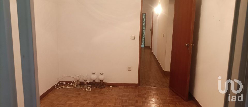 Apartamento T2 em Amora de 96 m²