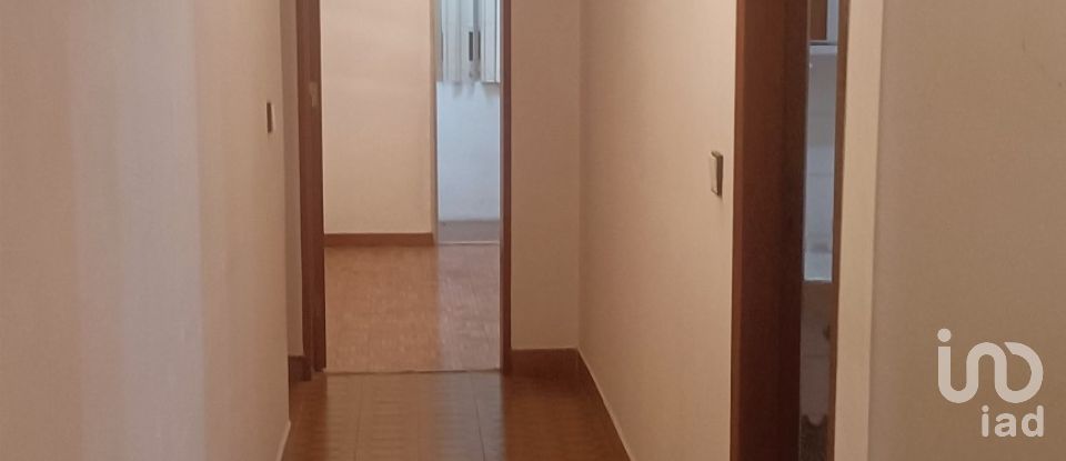 Apartamento T2 em Amora de 96 m²