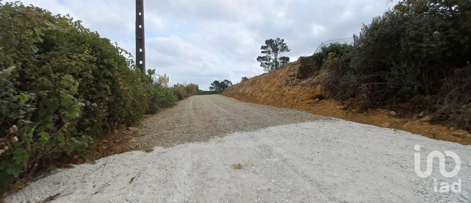 Terrain à Mafra de 3 678 m²