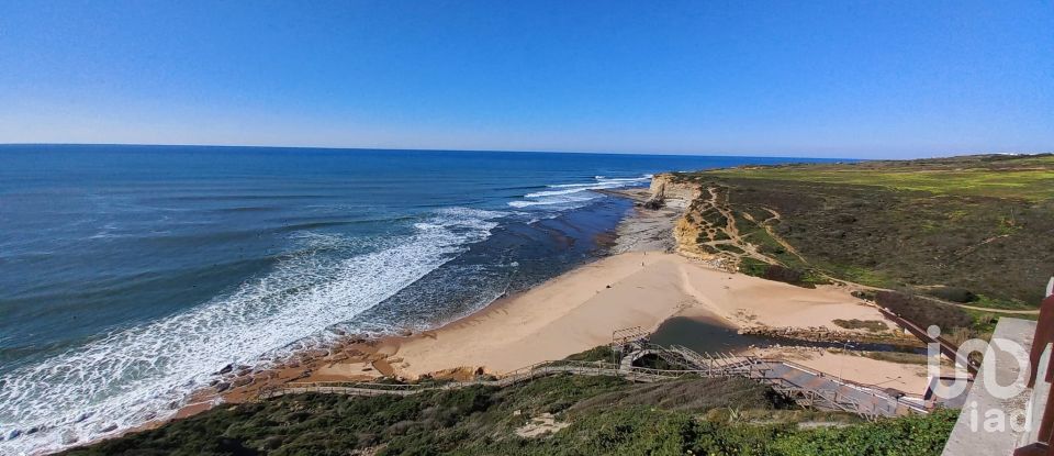 Terrain à Mafra de 3 678 m²