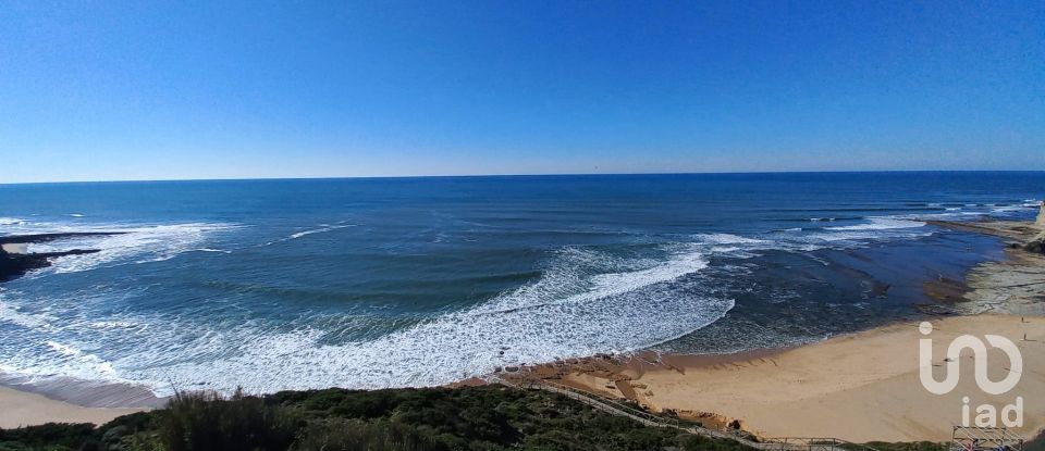 Terrain à Mafra de 3 678 m²