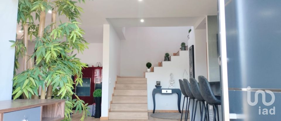 Casa T4 em Vilar de andorinho de 184 m²