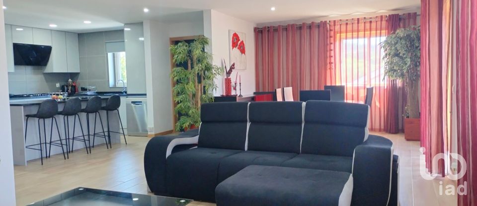 Casa T4 em Vilar de andorinho de 184 m²