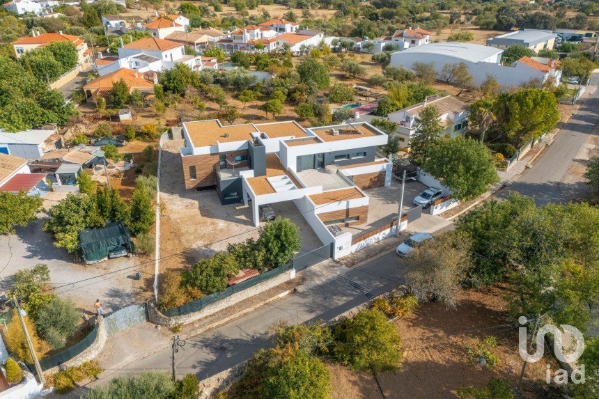 Gîte T3 à São Brás de Alportel de 251 m²