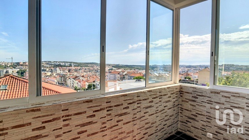 Appartement T3 à Mina de Água de 87 m²