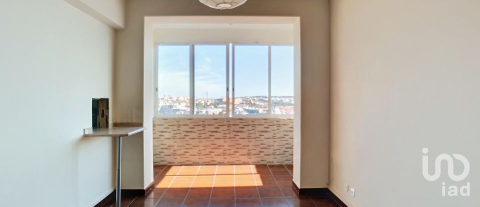 Apartamento T3 em Mina de Água de 87 m²