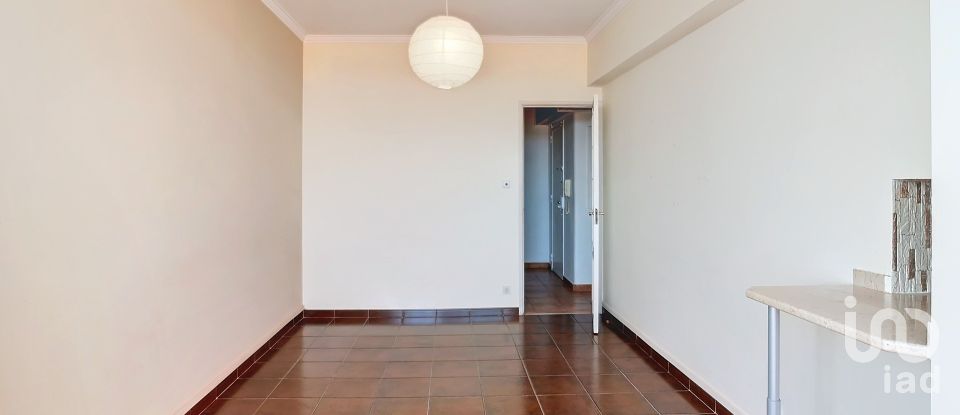 Apartment T3 in Mina de Água of 87 m²