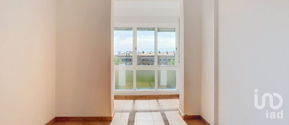 Apartment T3 in Mina de Água of 87 m²