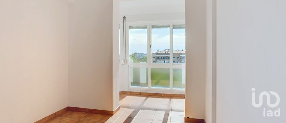 Apartment T3 in Mina de Água of 87 m²