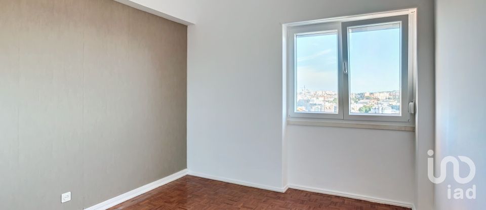 Appartement T3 à Mina de Água de 87 m²