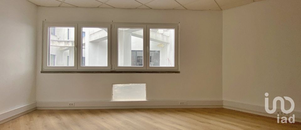 Offices in Beato of 32 m²