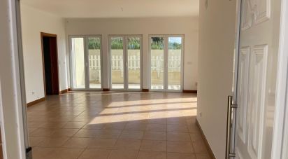 Casa T4 em A dos Cunhados e Maceira de 184 m²