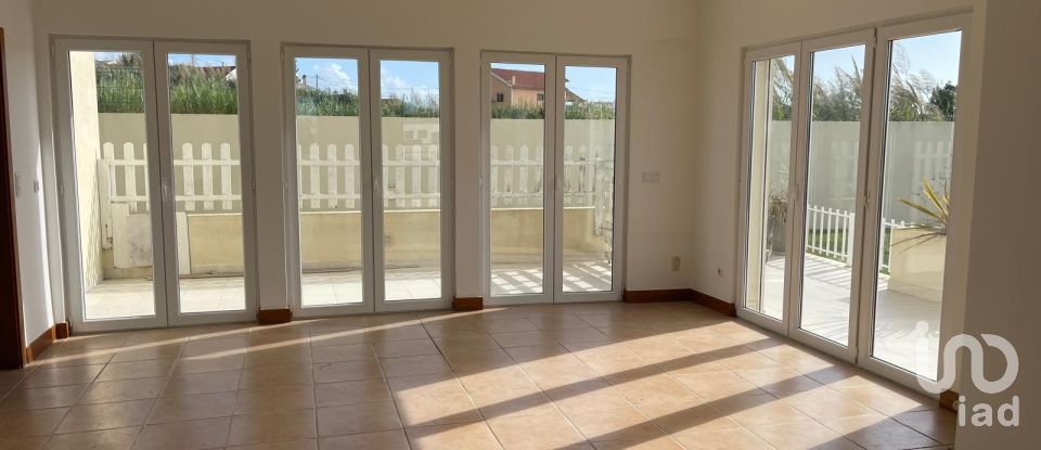 Casa T4 em A dos Cunhados e Maceira de 184 m²