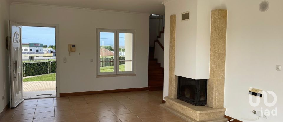 Gîte T4 à A dos Cunhados e Maceira de 184 m²