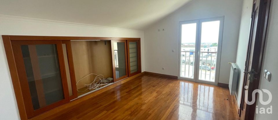 Casa T4 em A dos Cunhados e Maceira de 184 m²