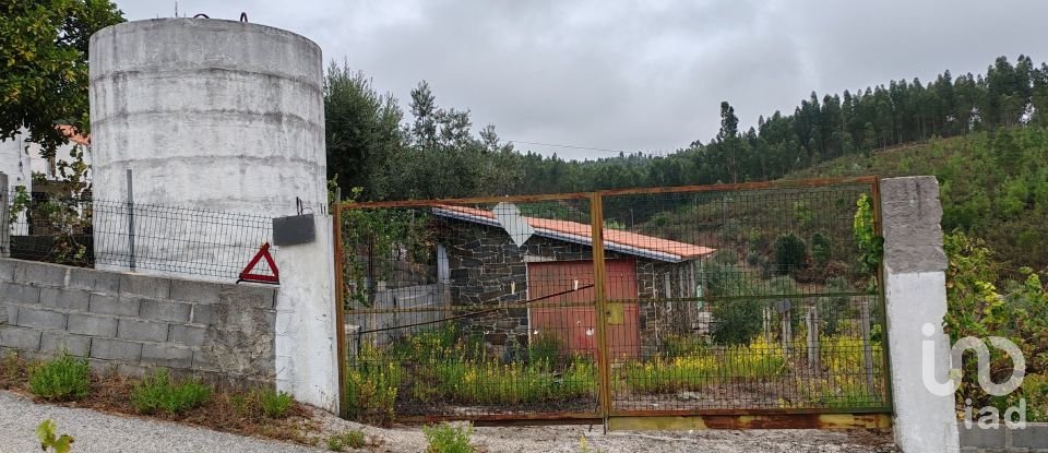 Terrain à Sertã de 1 800 m²