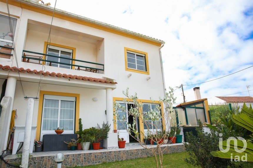 House T3 in Lourinhã e Atalaia of 124 m²