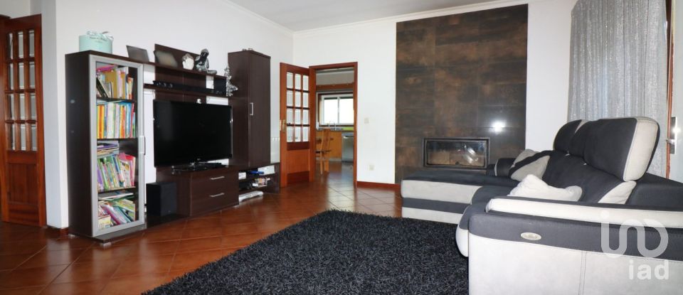 Gîte T3 à Figueiró (Santiago e Santa Cristina) de 390 m²