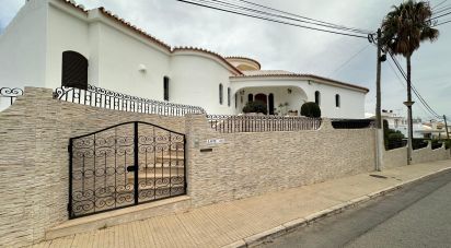 Casa / Villa T4 em Montenegro de 366 m²