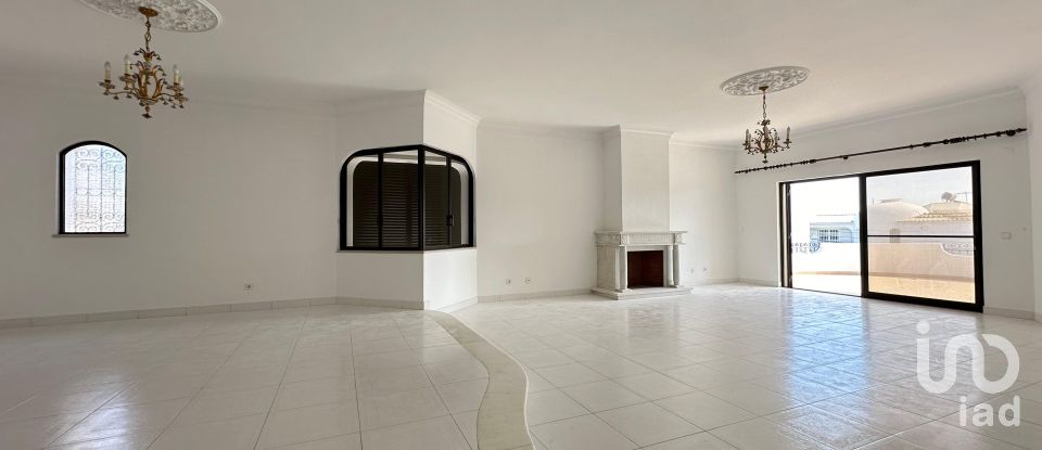 Casa / Villa T4 em Montenegro de 366 m²