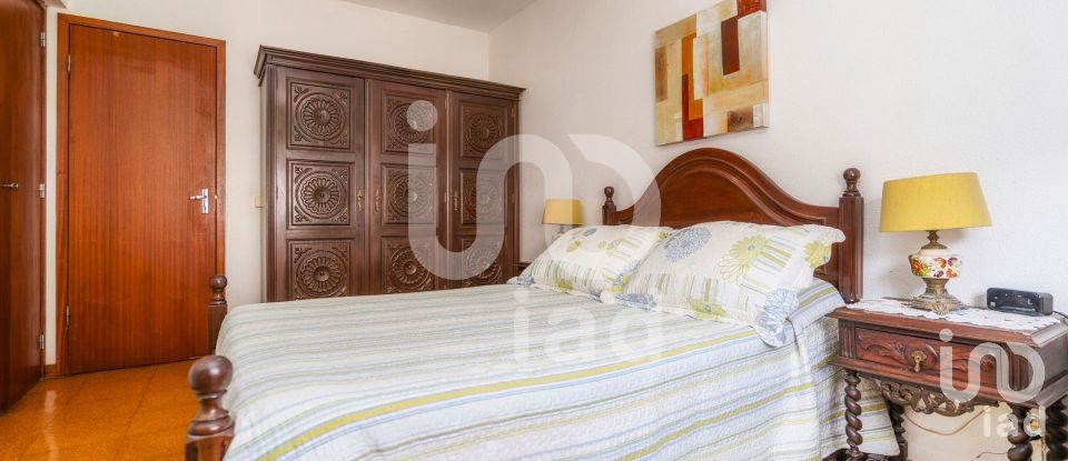 Apartamento T3 em Faro (Sé e São Pedro) de 100 m²