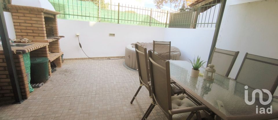 Traditional house T3 in Quelfes of 149 m²