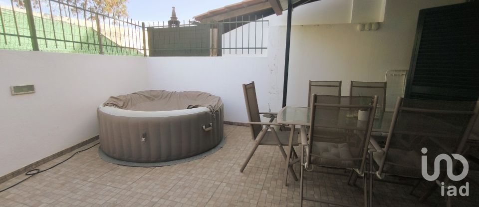 Casa tradicional T3 em Quelfes de 149 m²