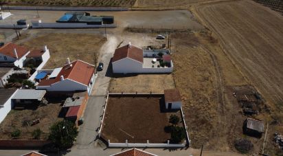 Terrain à São Manços e São Vicente do Pigeiro de 274 m²