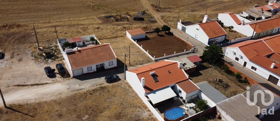 Terreno em São Manços e São Vicente do Pigeiro de 274 m²