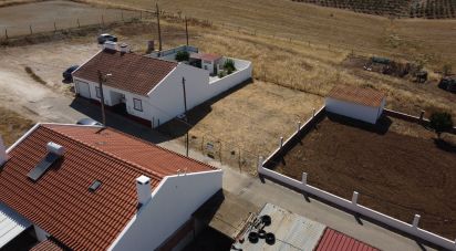 Terrain à São Manços e São Vicente do Pigeiro de 274 m²