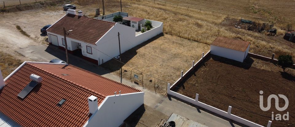 Terreno em São Manços e São Vicente do Pigeiro de 274 m²