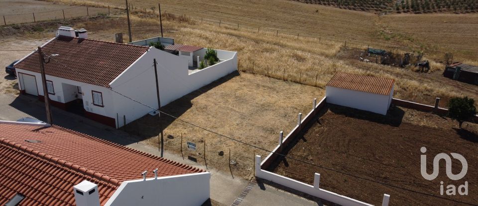 Terrain à São Manços e São Vicente do Pigeiro de 274 m²