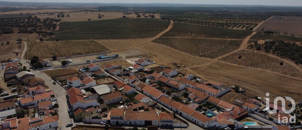 Terrain à São Manços e São Vicente do Pigeiro de 274 m²