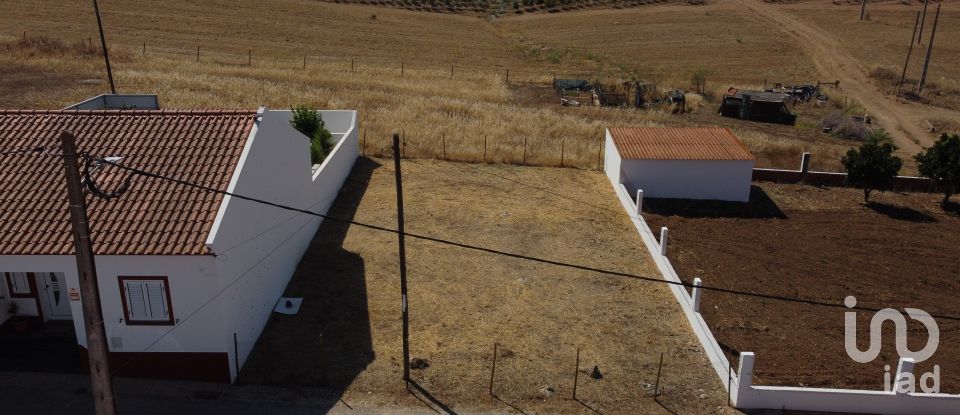 Terrain à São Manços e São Vicente do Pigeiro de 274 m²