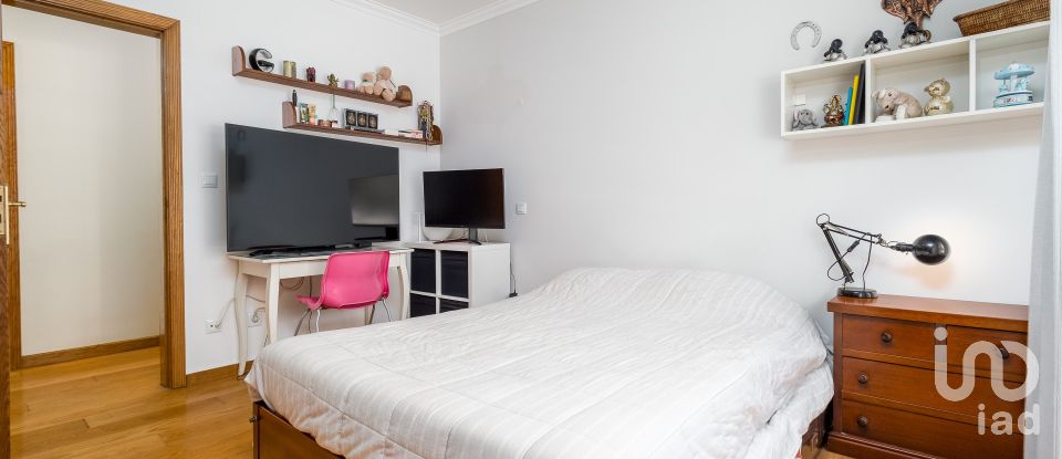 Apartamento T3 em Carcavelos e Parede de 105 m²