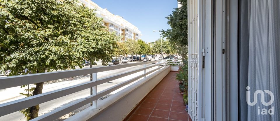 Apartment T3 in Carcavelos e Parede of 105 m²