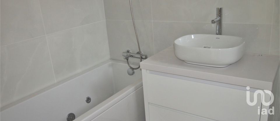 Appartement T4 à Santo António dos Olivais de 136 m²