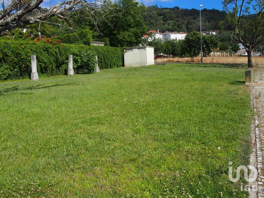 Terrain à Lousã e Vilarinho de 187 m²