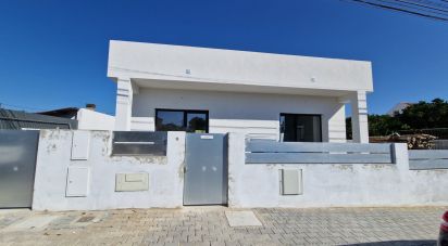 House T4 in Fernão Ferro of 142 m²