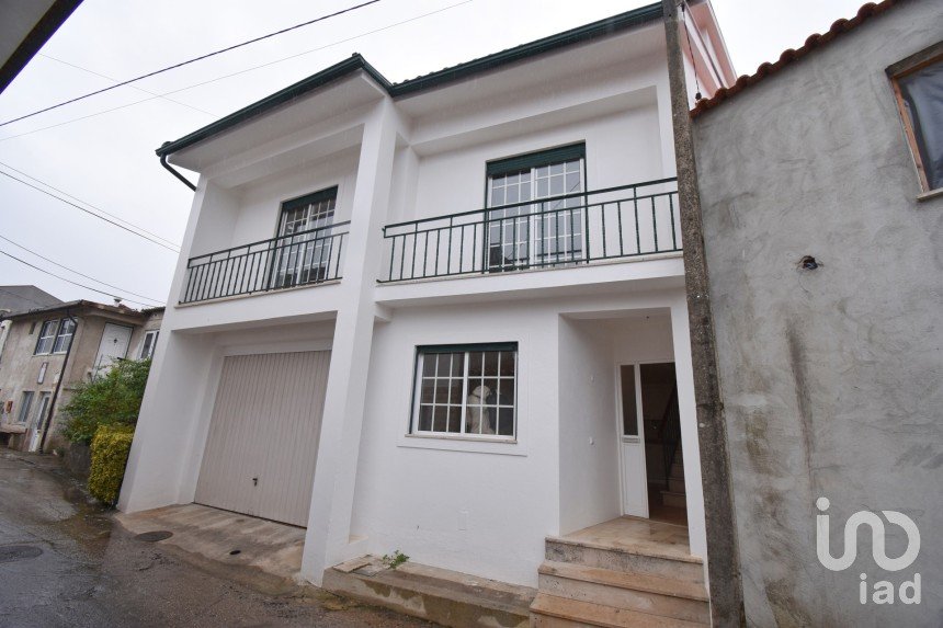 Casa T4 em Gândaras de 204 m²