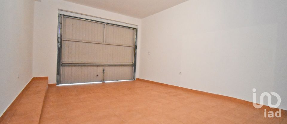 Casa T4 em Gândaras de 204 m²