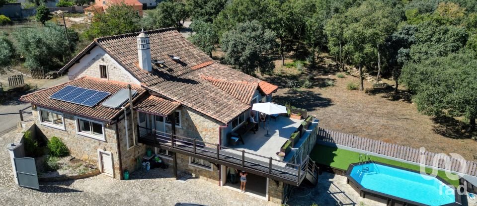 Gîte T3 à Igreja Nova do Sobral de 291 m²