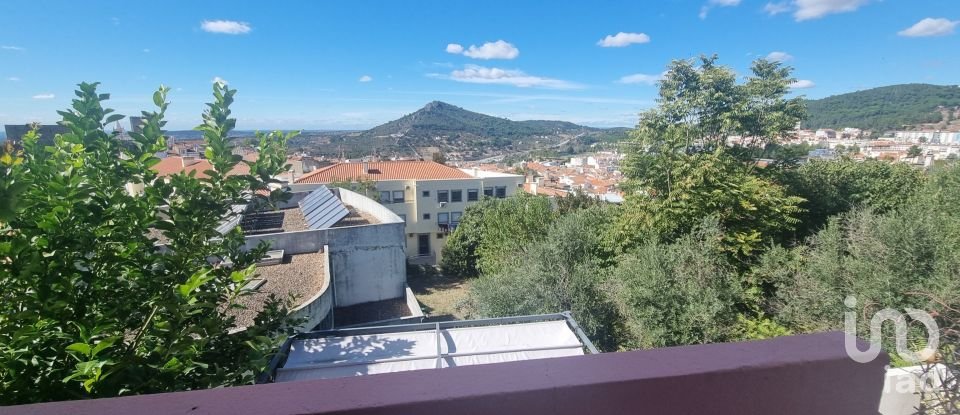 Traditional house T4 in Sé e São Lourenço of 128 m²