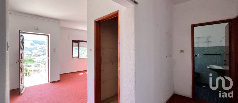 Casa tradicional T3 em Vila Verde dos Francos de 200 m²