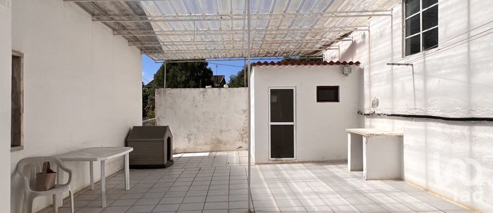 Maison traditionnelle T3 à Vila Verde dos Francos de 200 m²