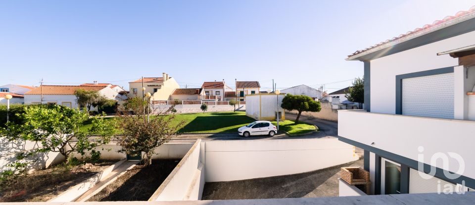 Duplex T3 in Atouguia da Baleia of 154 m²