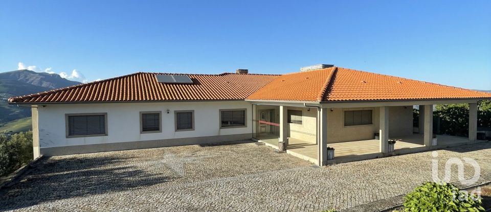 Farm T6 in Penajóia of 305 m²